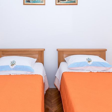 Apartment Promona Drniš Eksteriør billede