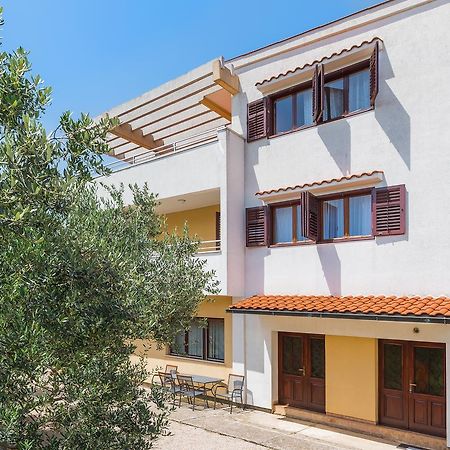 Apartment Promona Drniš Eksteriør billede