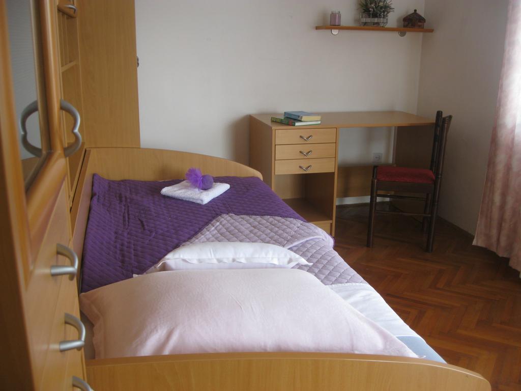 Apartment Promona Drniš Eksteriør billede
