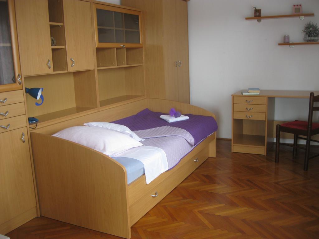 Apartment Promona Drniš Eksteriør billede