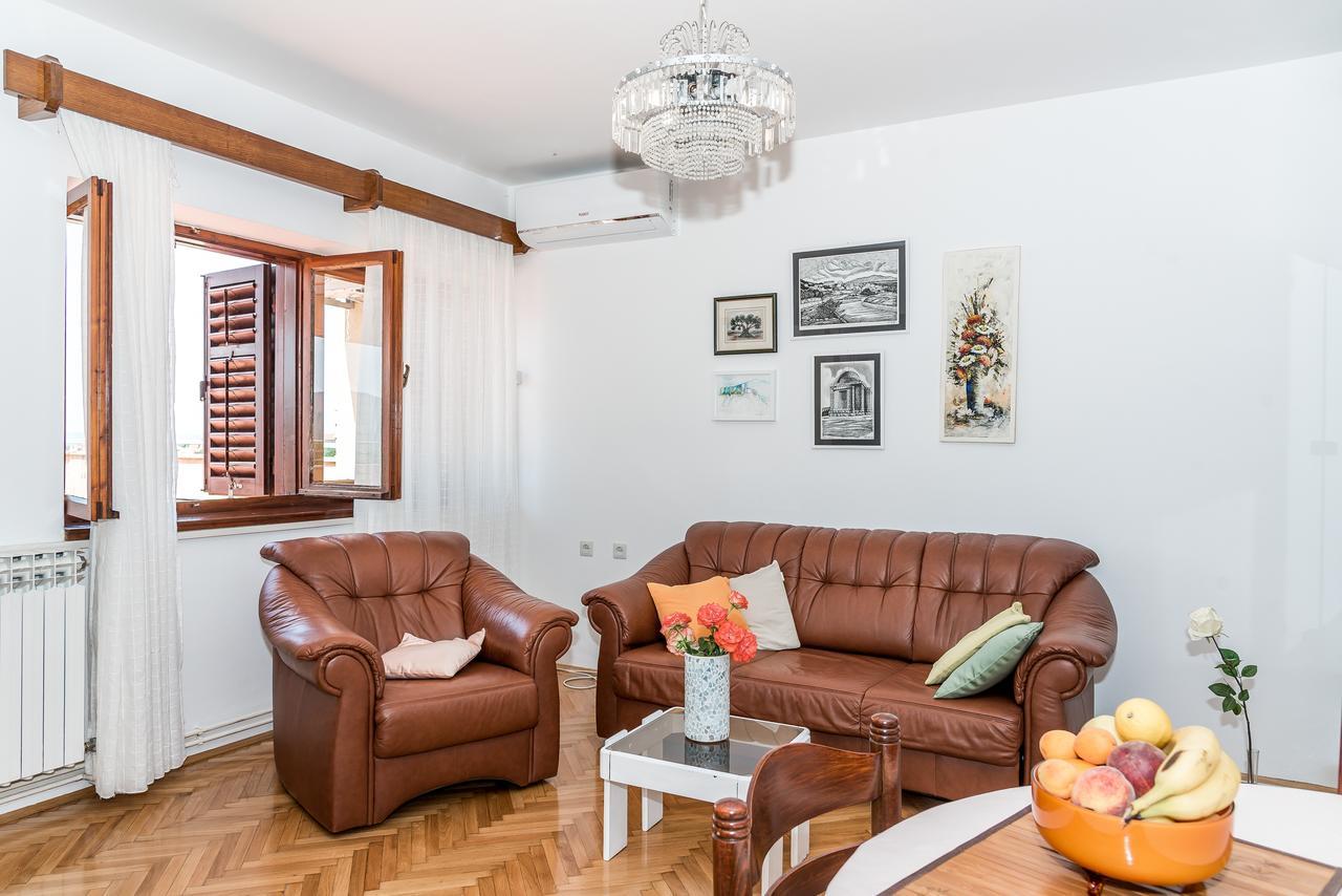 Apartment Promona Drniš Eksteriør billede