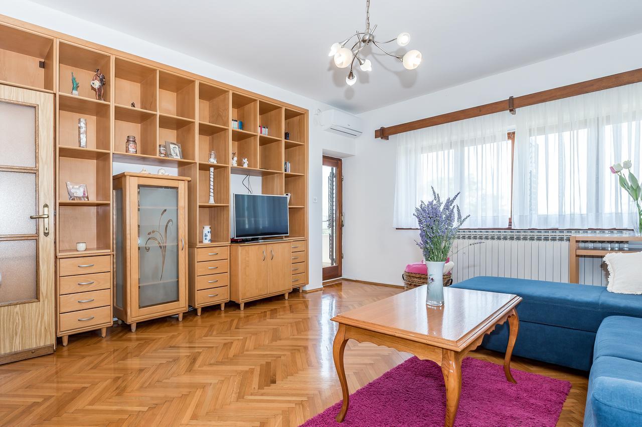 Apartment Promona Drniš Eksteriør billede