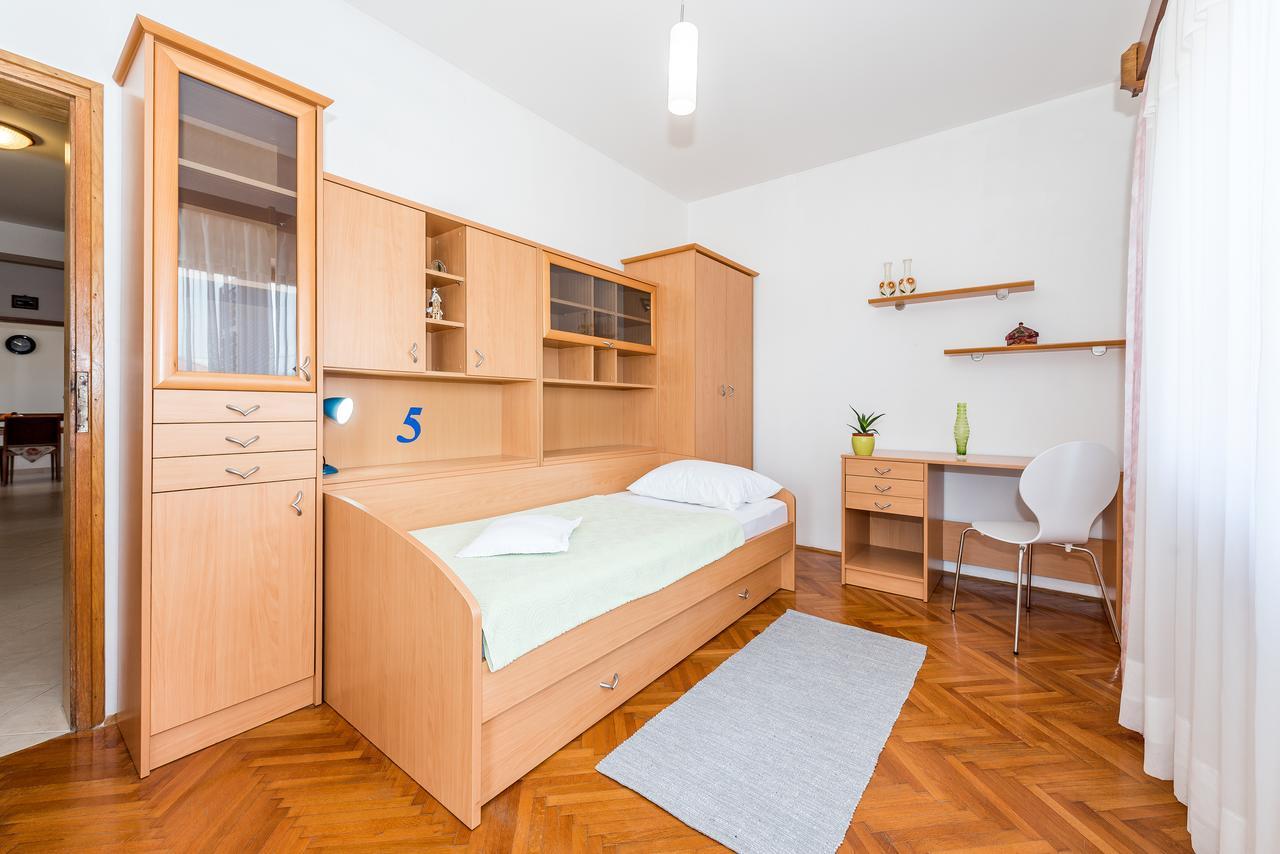 Apartment Promona Drniš Eksteriør billede