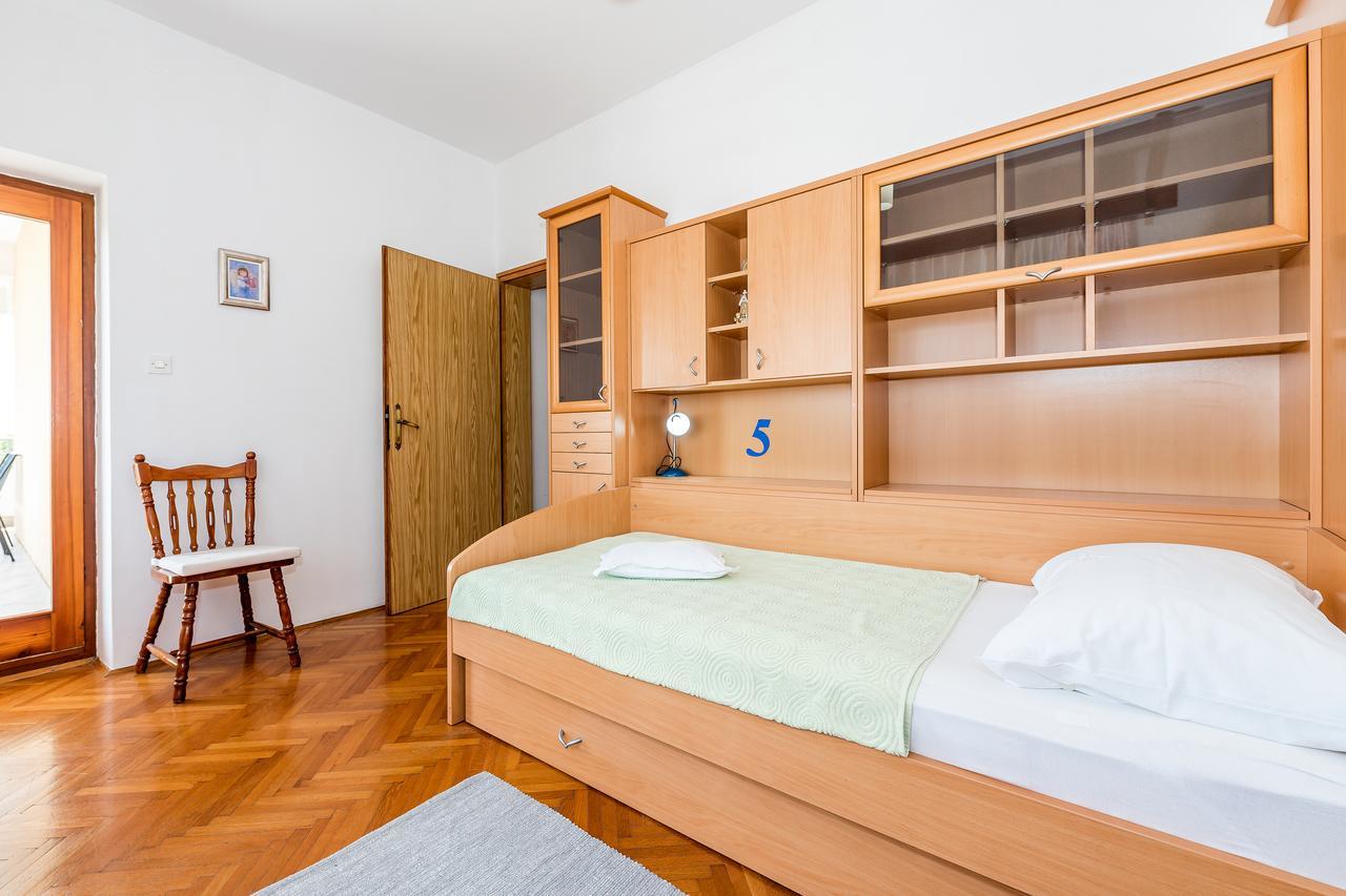Apartment Promona Drniš Eksteriør billede