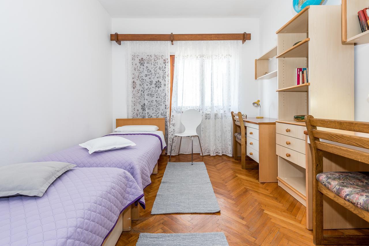 Apartment Promona Drniš Eksteriør billede